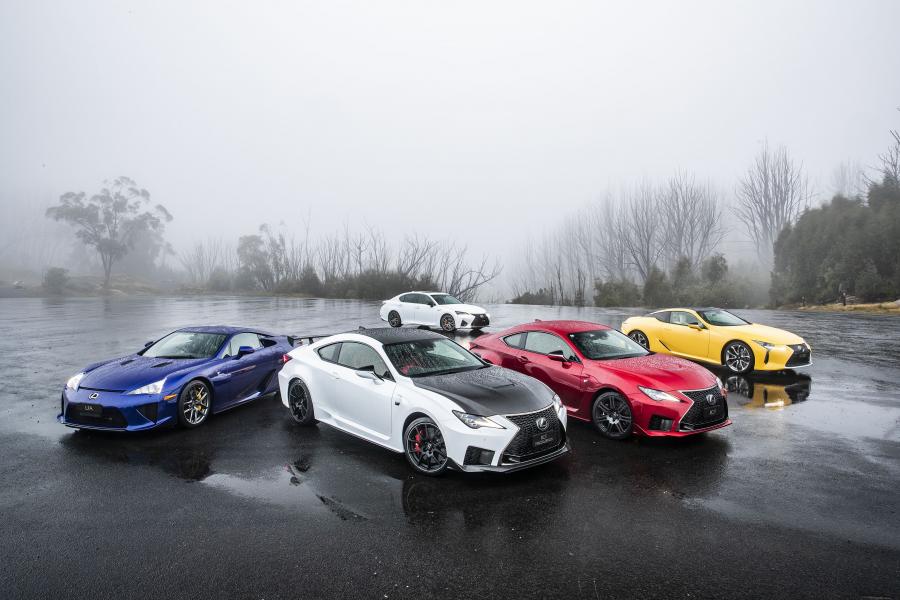  Lexus RC F 2019 года  (AU) (фото 14 из 20)